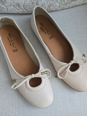 Cream Leather Ballet Flats with Bow